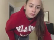 外國妞在房間自拍脫衣掰穴抖臀誘惑